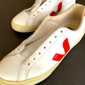 VEJA reds women’s 8